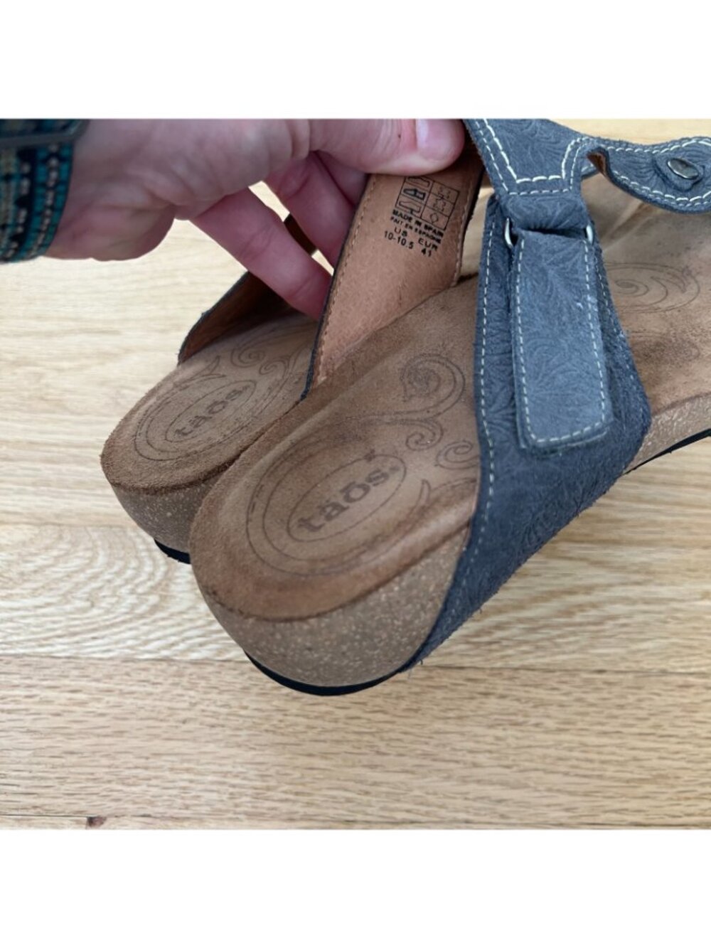 Taos Lucy Embossed Suede Leather Thong Sandals Blue Women Size EU 41 US 10-10.5 - Picture 6 of 10